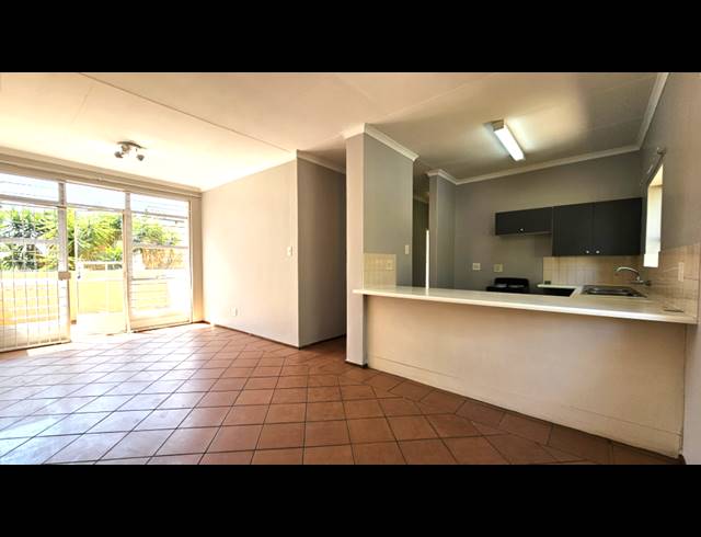 2 BEDROOM APARTMENT RENTED IN MORELETA PARK